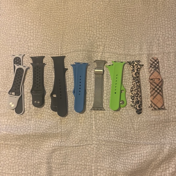 Apple watch bands all are small/medium and two are medium/large. fit 38MM - Picture 2 of 2